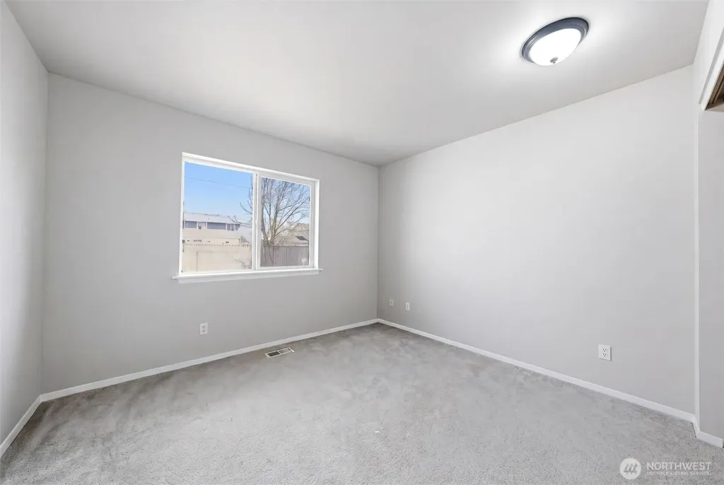 725 NW Sunburst Court Moses Lake WA 98837