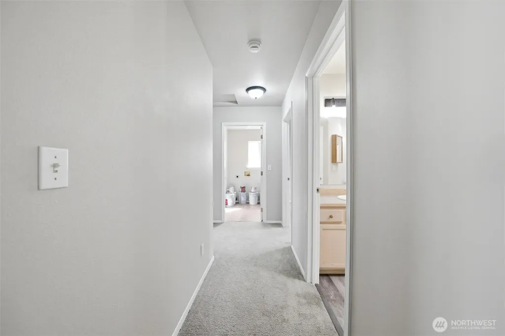 725 NW Sunburst Court Moses Lake WA 98837