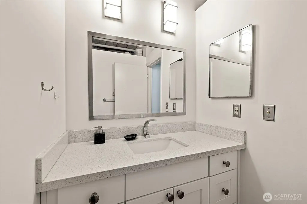 1507 Western Avenue Seattle WA 98101