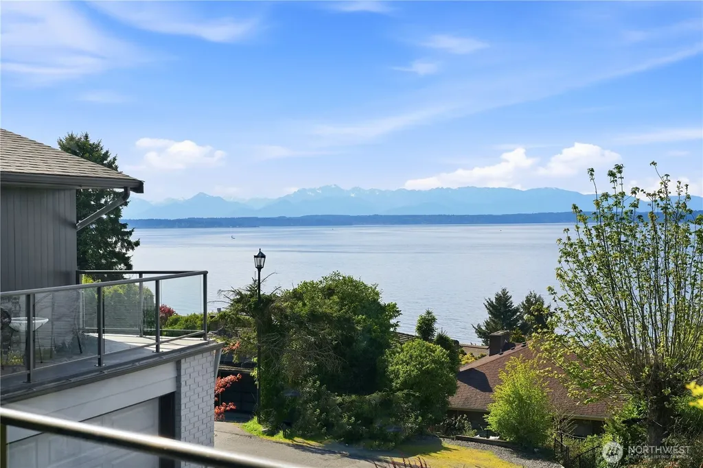 10248 Richwood Avenue NW Seattle WA 98177
