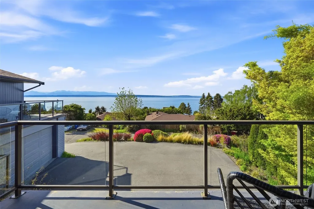 10248 Richwood Avenue NW Seattle WA 98177