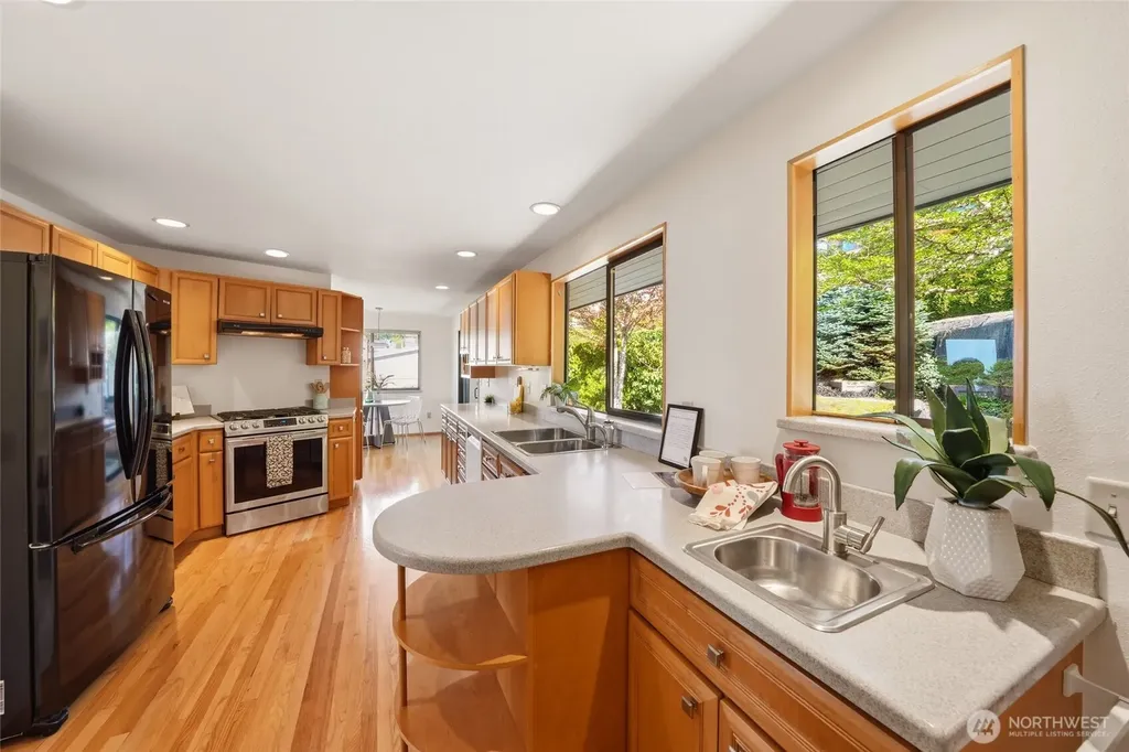 10248 Richwood Avenue NW Seattle WA 98177