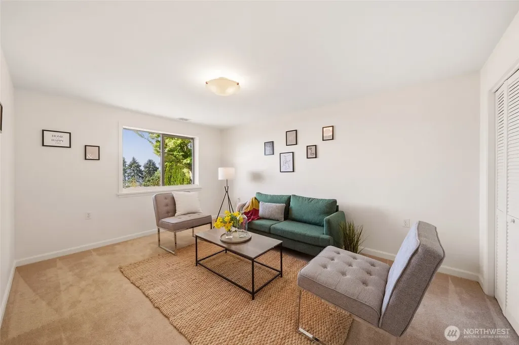 10248 Richwood Avenue NW Seattle WA 98177