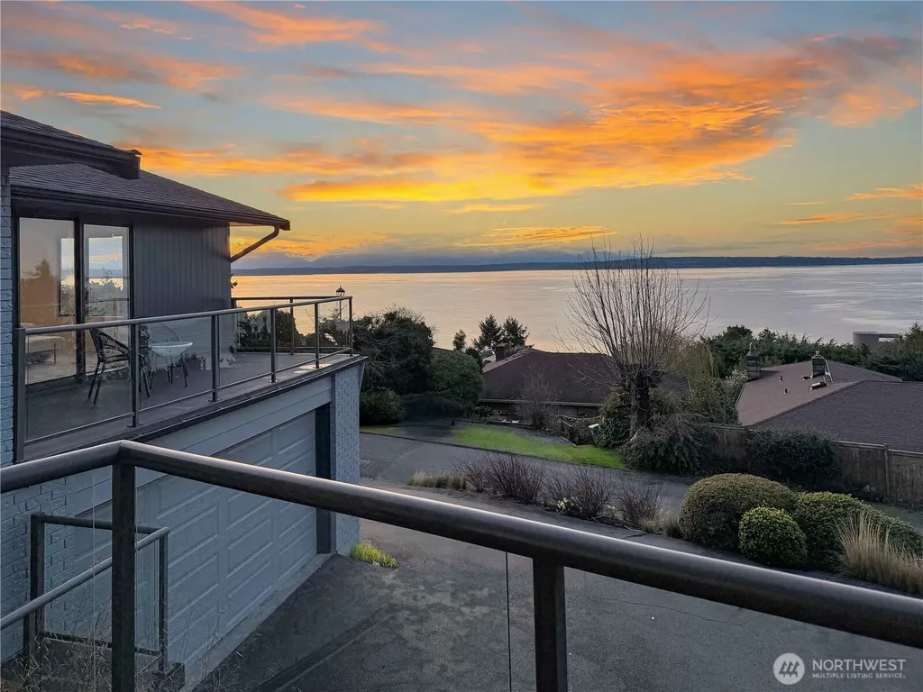 10248 Richwood Avenue NW Seattle WA 98177