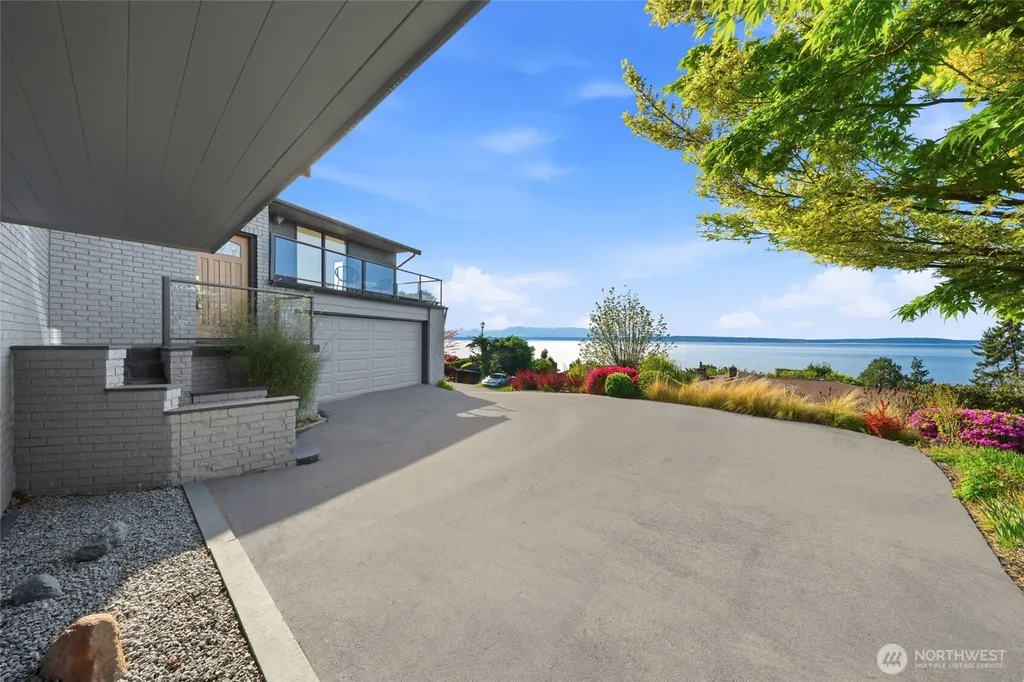 10248 Richwood Avenue NW Seattle WA 98177