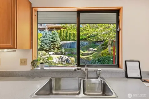 10248 Richwood Avenue NW Seattle WA 98177