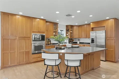 7537 21st Avenue NE Seattle WA 98115