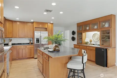 7537 21st Avenue NE Seattle WA 98115