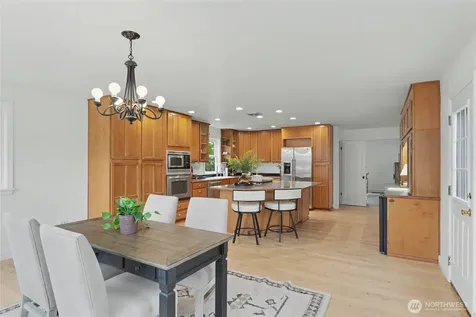 7537 21st Avenue NE Seattle WA 98115