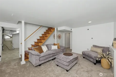 7537 21st Avenue NE Seattle WA 98115