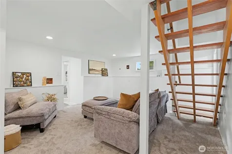 7537 21st Avenue NE Seattle WA 98115