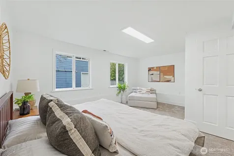 7537 21st Avenue NE Seattle WA 98115