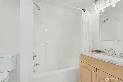 7537 21st Avenue NE Seattle WA 98115