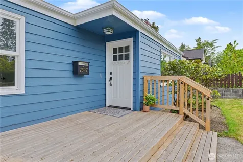 7537 21st Avenue NE Seattle WA 98115