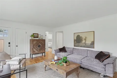 7537 21st Avenue NE Seattle WA 98115