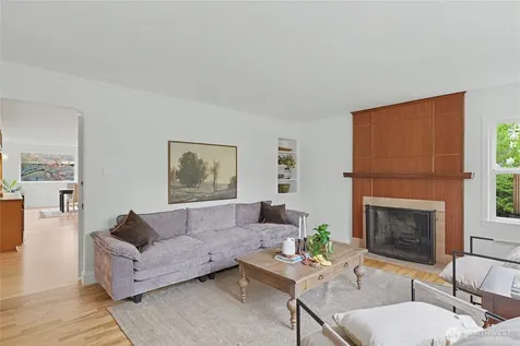 7537 21st Avenue NE Seattle WA 98115