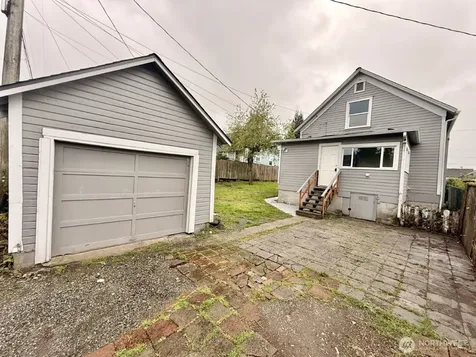 3585 E Spokane Street Tacoma WA 98404
