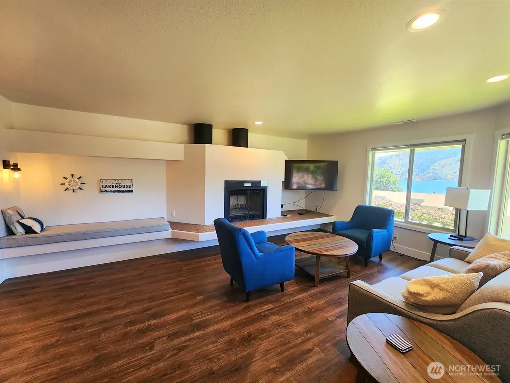 1 Lodge 616-a Manson WA 98816