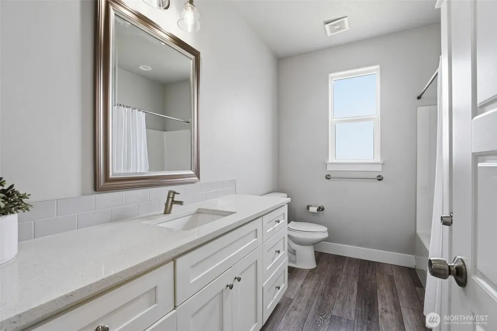 1075 Klamath Court Richland WA 99352