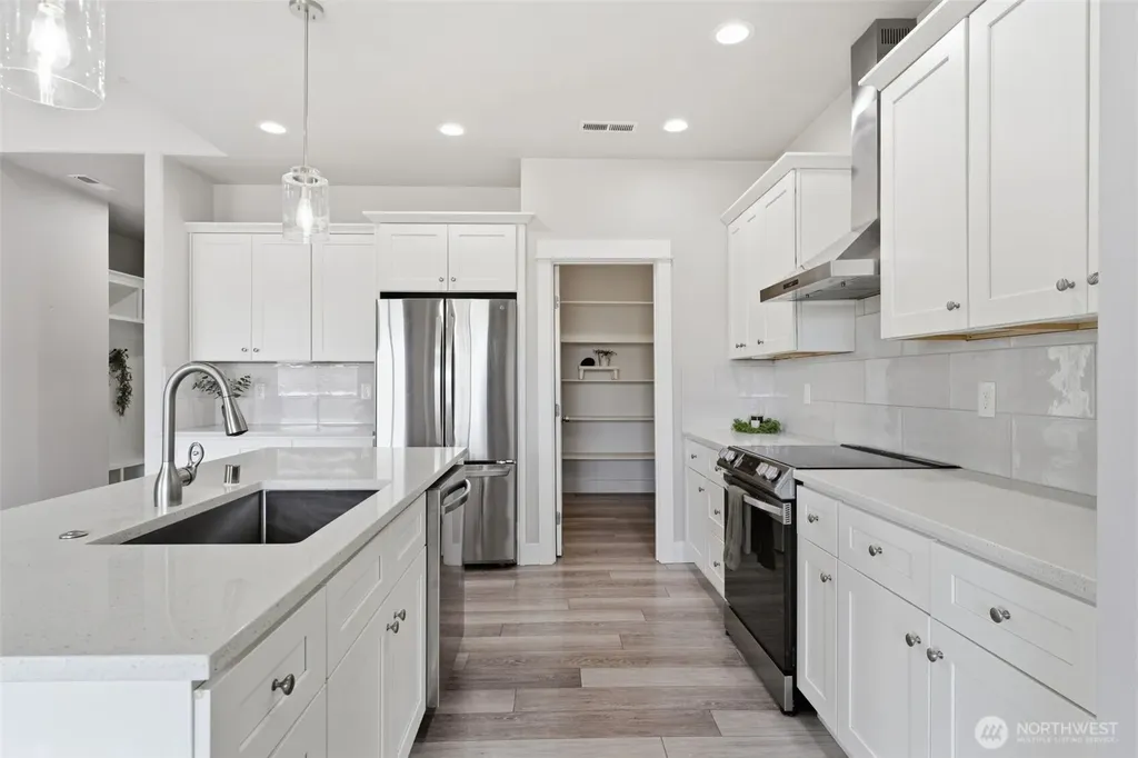 1075 Klamath Court Richland WA 99352