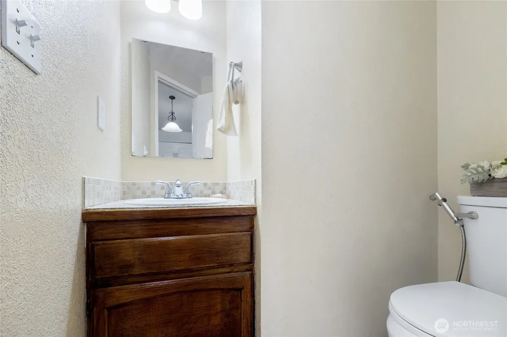 309 White River Drive Pacific WA 98047
