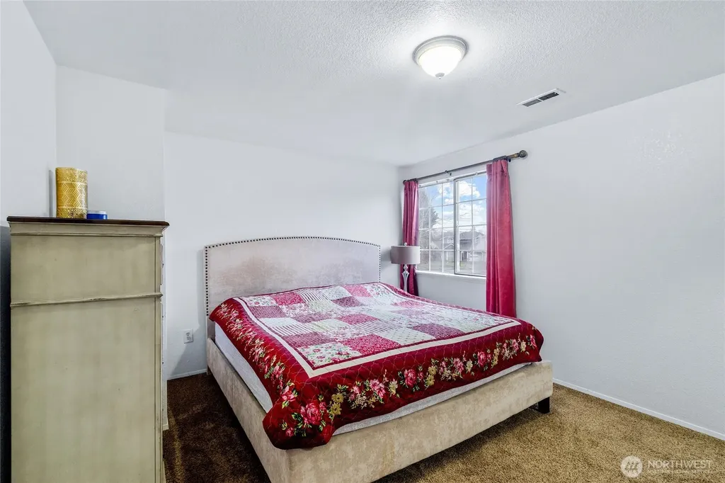 309 White River Drive Pacific WA 98047