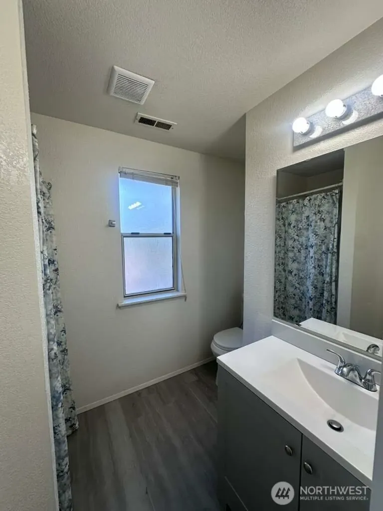 309 White River Drive Pacific WA 98047