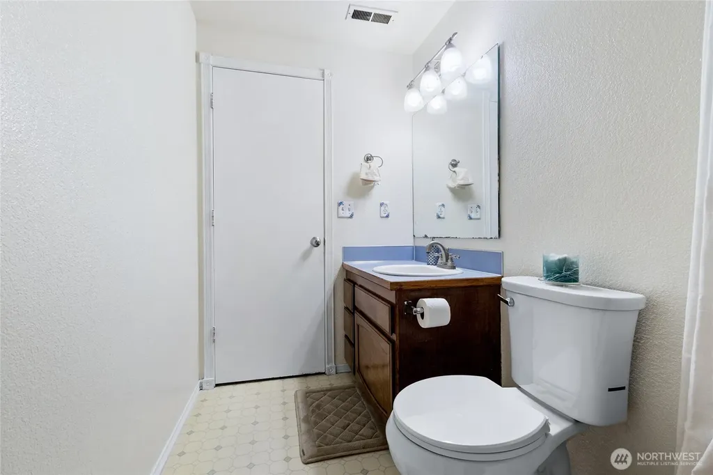 309 White River Drive Pacific WA 98047