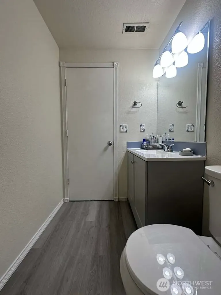 309 White River Drive Pacific WA 98047