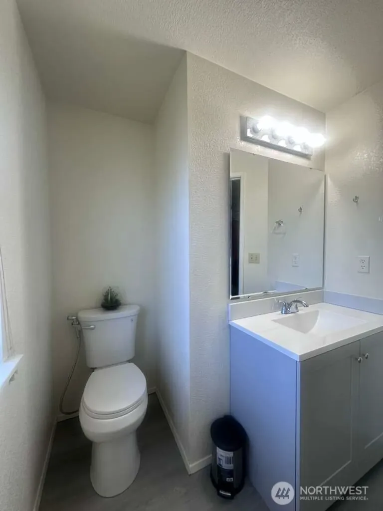 309 White River Drive Pacific WA 98047
