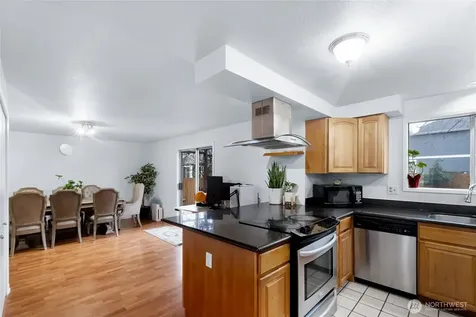 309 White River Drive Pacific WA 98047