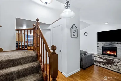 309 White River Drive Pacific WA 98047