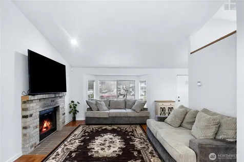 309 White River Drive Pacific WA 98047