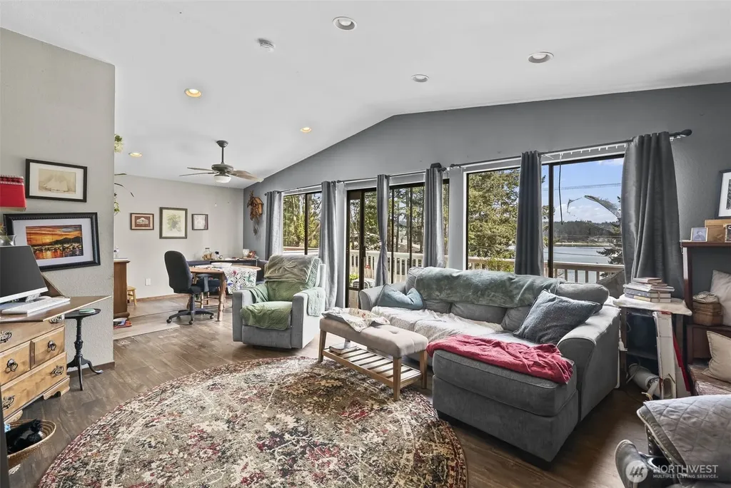 296 North Shore Boulevard Fox Island WA 98333