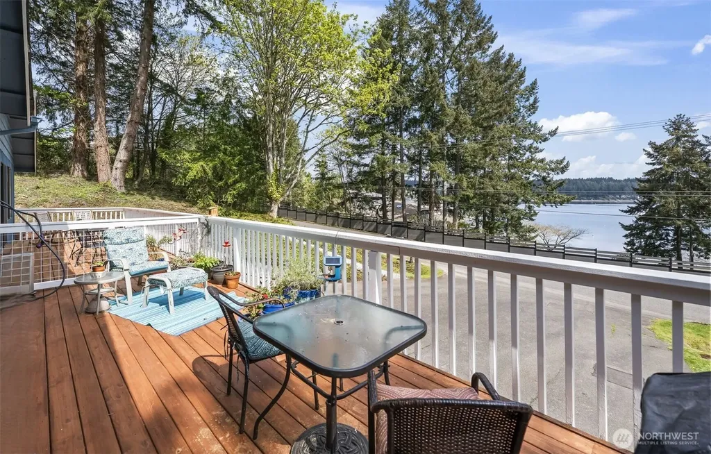 296 North Shore Boulevard Fox Island WA 98333