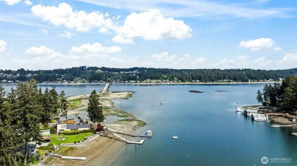 296 North Shore Boulevard Fox Island WA 98333