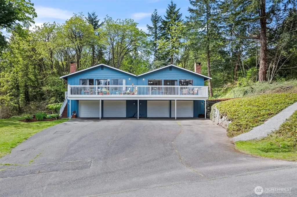 296 North Shore Boulevard Fox Island WA 98333