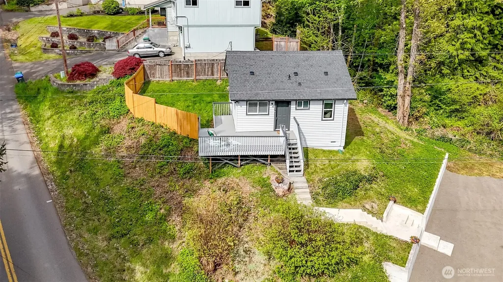 1408 Price Road Bremerton WA 98312