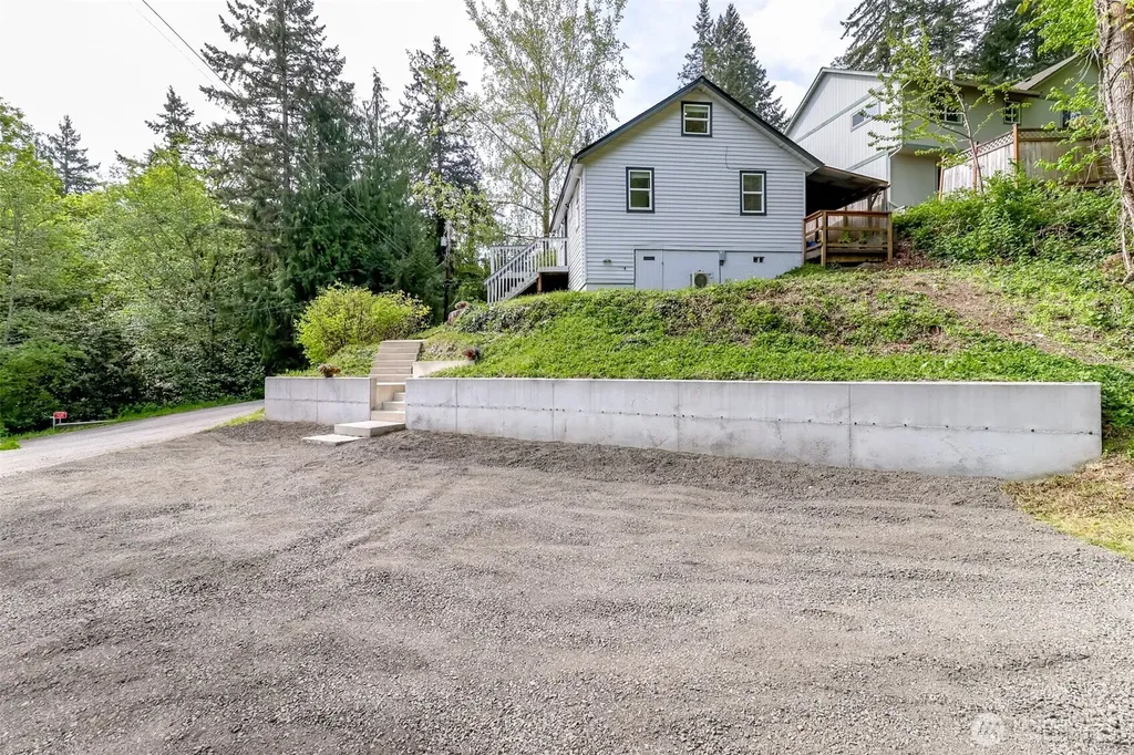 1408 Price Road Bremerton WA 98312