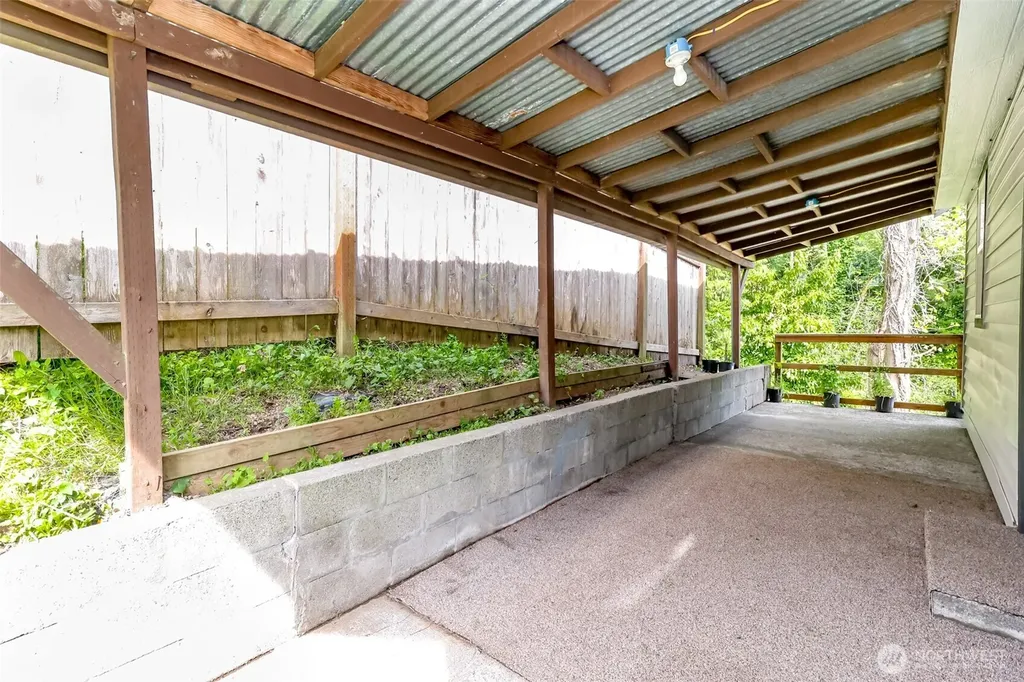 1408 Price Road Bremerton WA 98312