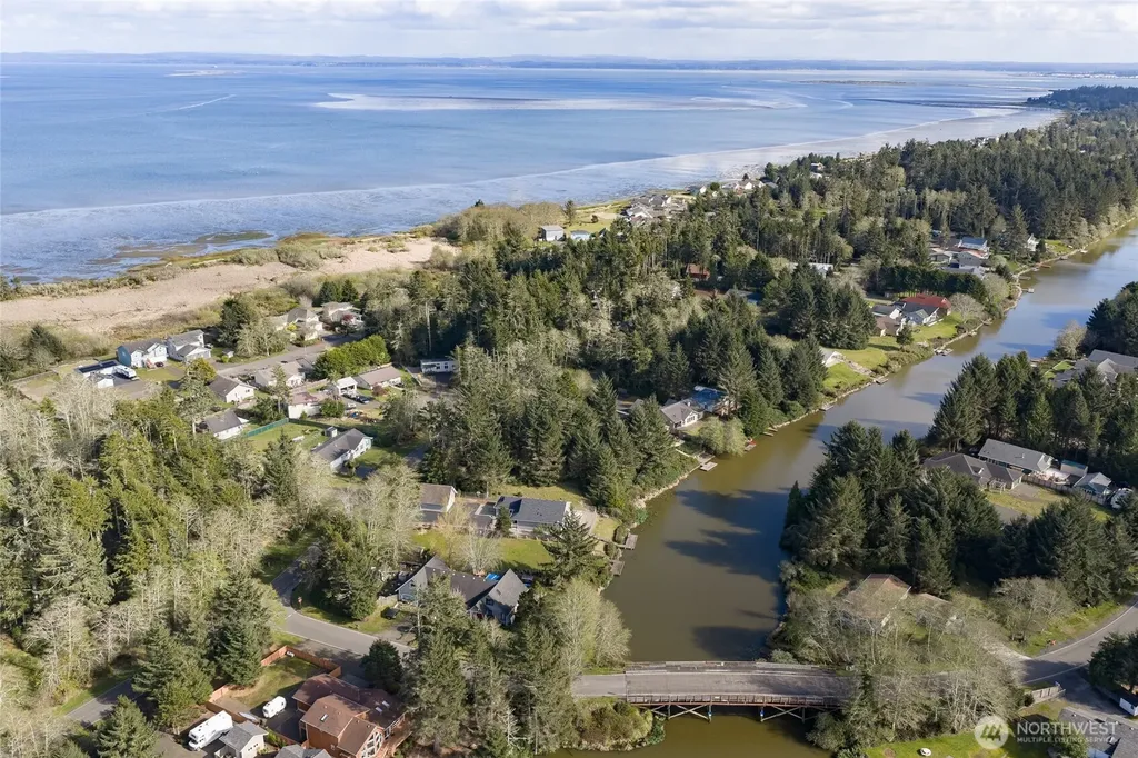 189 Duck Lake Drive NE Ocean Shores WA 98569