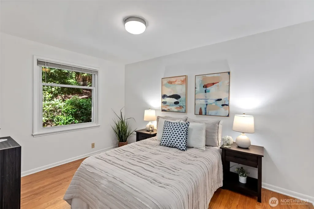 327 108 Avenue SE Bellevue WA 98004