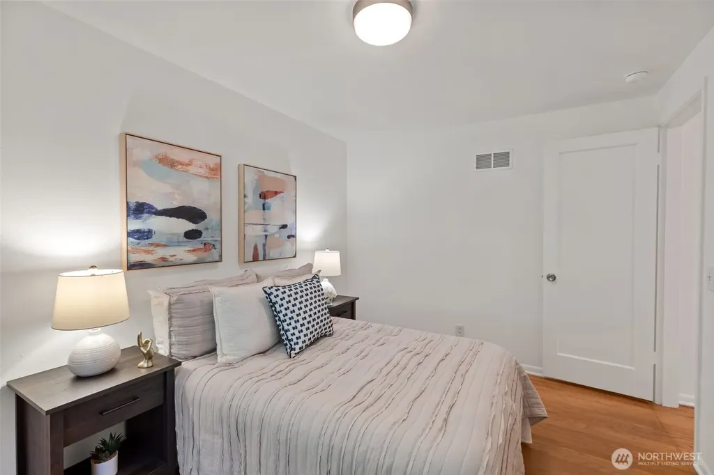 327 108 Avenue SE Bellevue WA 98004