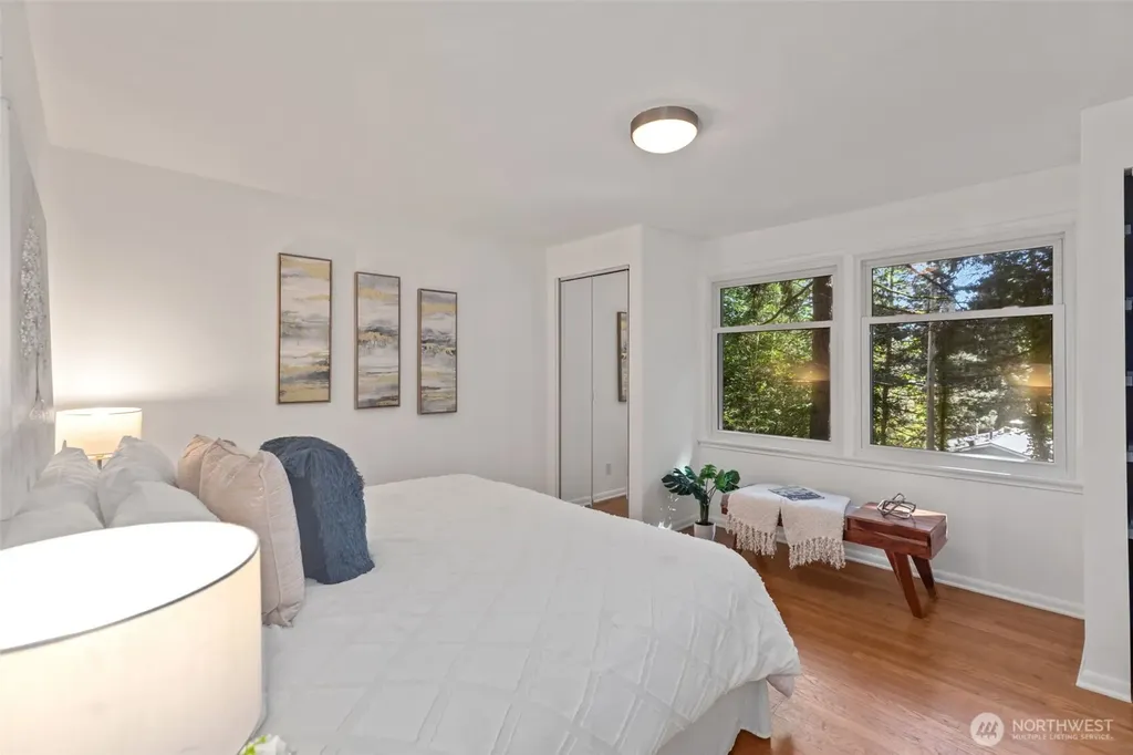 327 108 Avenue SE Bellevue WA 98004