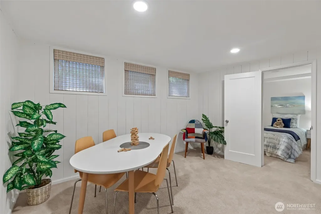 327 108 Avenue SE Bellevue WA 98004