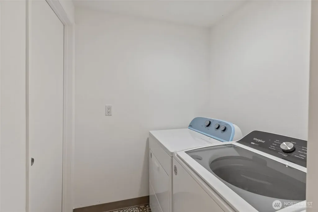 327 108 Avenue SE Bellevue WA 98004