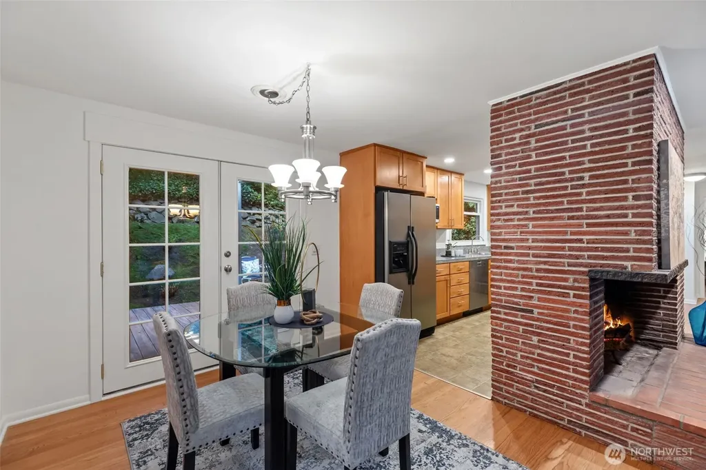 327 108 Avenue SE Bellevue WA 98004