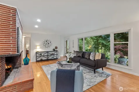 327 108 Avenue SE Bellevue WA 98004