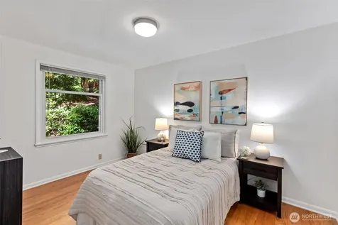 327 108 Avenue SE Bellevue WA 98004