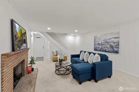 327 108 Avenue SE Bellevue WA 98004